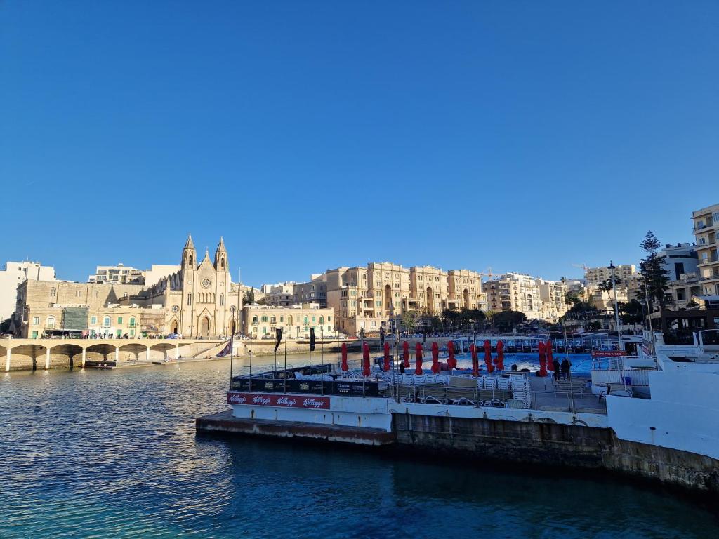 The Caves Apartments - 10