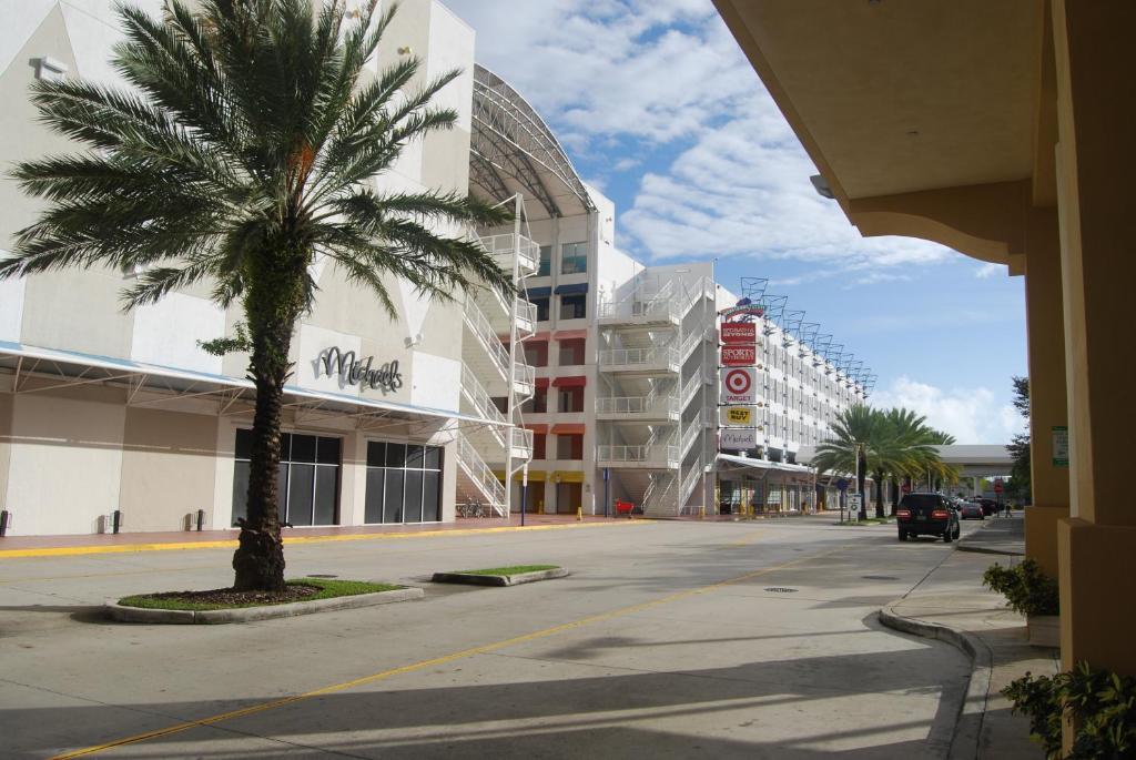 Welcome To Dadeland Mall - A Shopping Center In Miami, FL - A