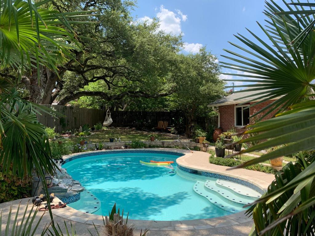 Guesthouse Zen bedroom in beautiful North Austin House, TX