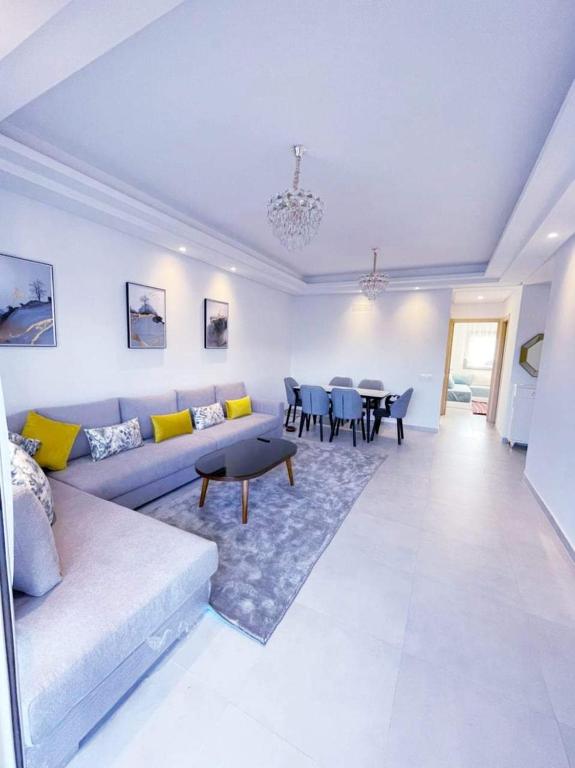 Posezení v ubytování appartement haut standing en résidence Cabo Huerto vue sur deux grand Piscine