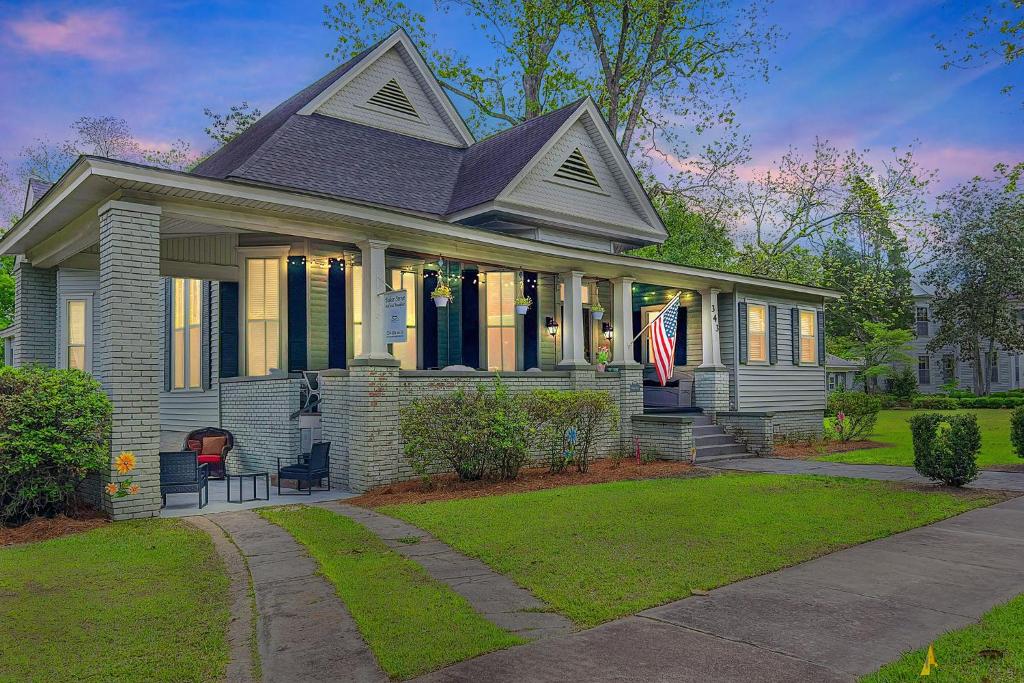 Baker Street Bed and Breakfast, Eufaula (updated prices 2024)