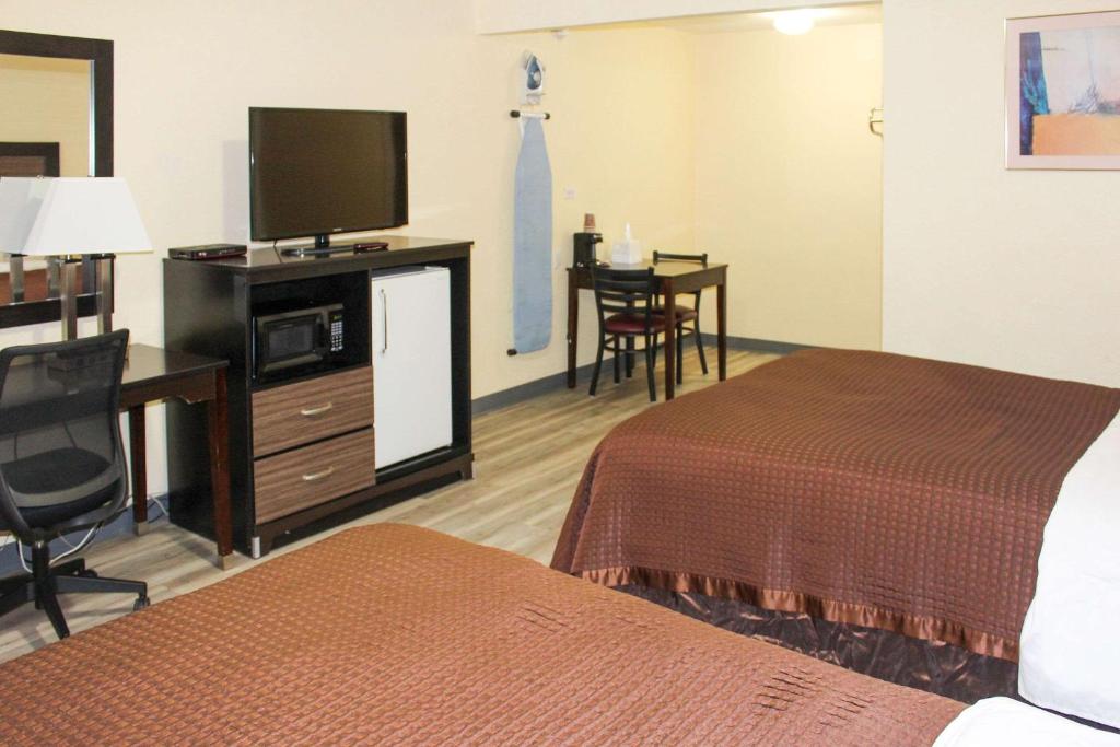 Rodeway Inn Medford South I-5 - Sala Matrimoniali Con Vasca Da Bagno