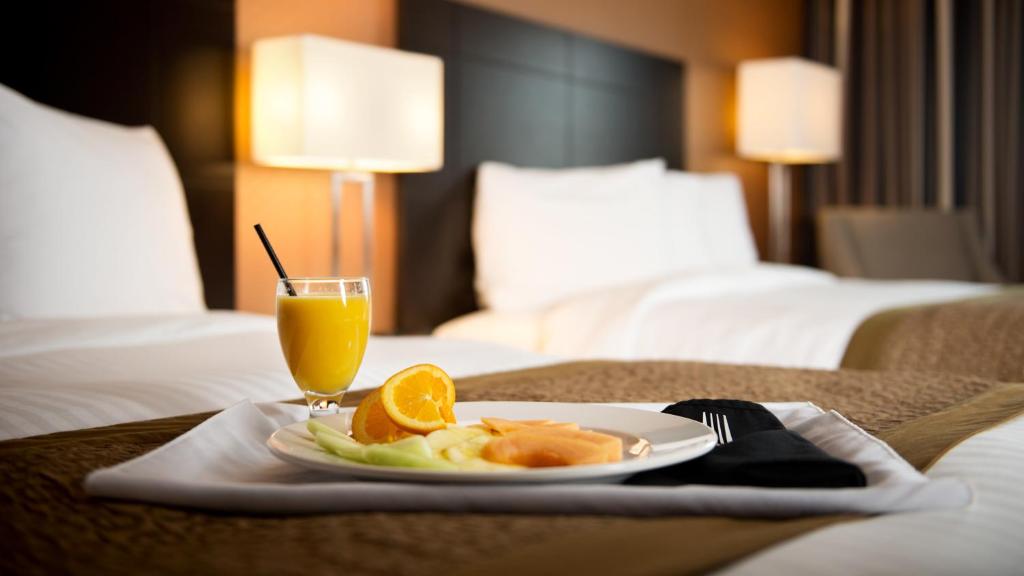 Park Inn by Radisson Toronto-Markham - Double Room With Two Double Beds
