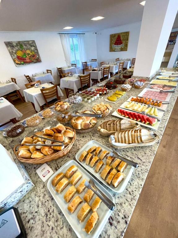 Comida no hotel ou em algum lugar perto