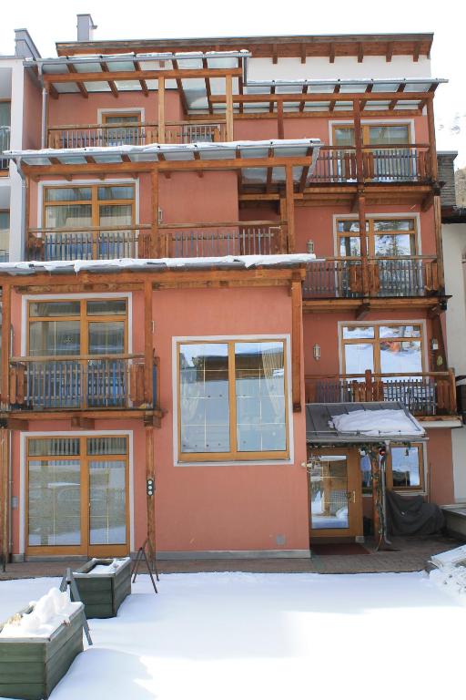 Budova, v ktorej sa apartmán nachádza