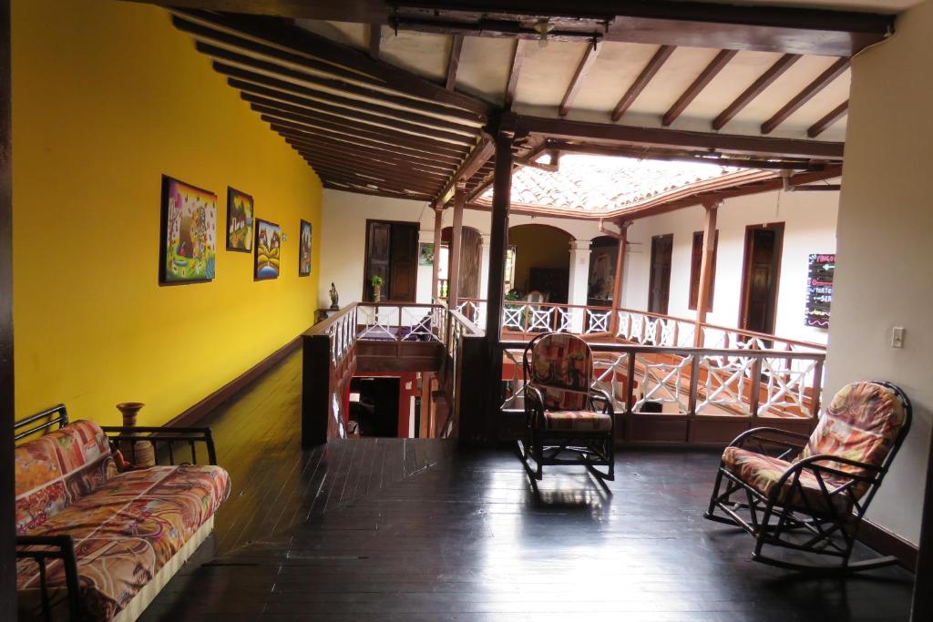 Posezení v ubytování Casona Don Juan Hostel