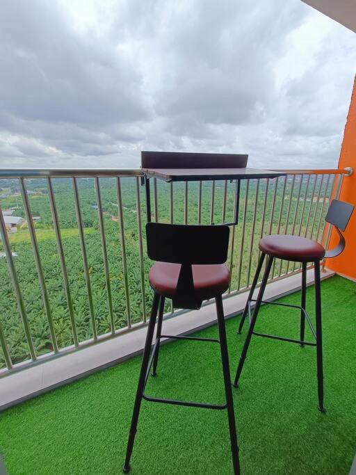 Balkón nebo terasa v ubytování Joyful Sitiawan skygarden swimming pool