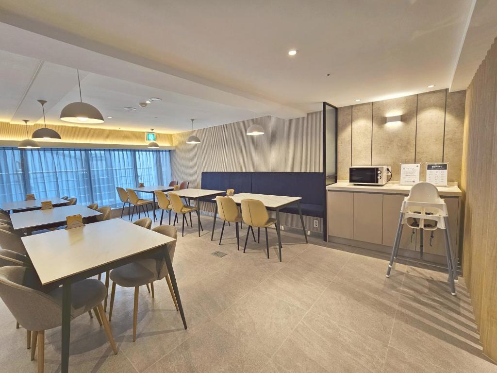 Kuchyň nebo kuchyňský kout v ubytování Hotel Foret Premier Nampo