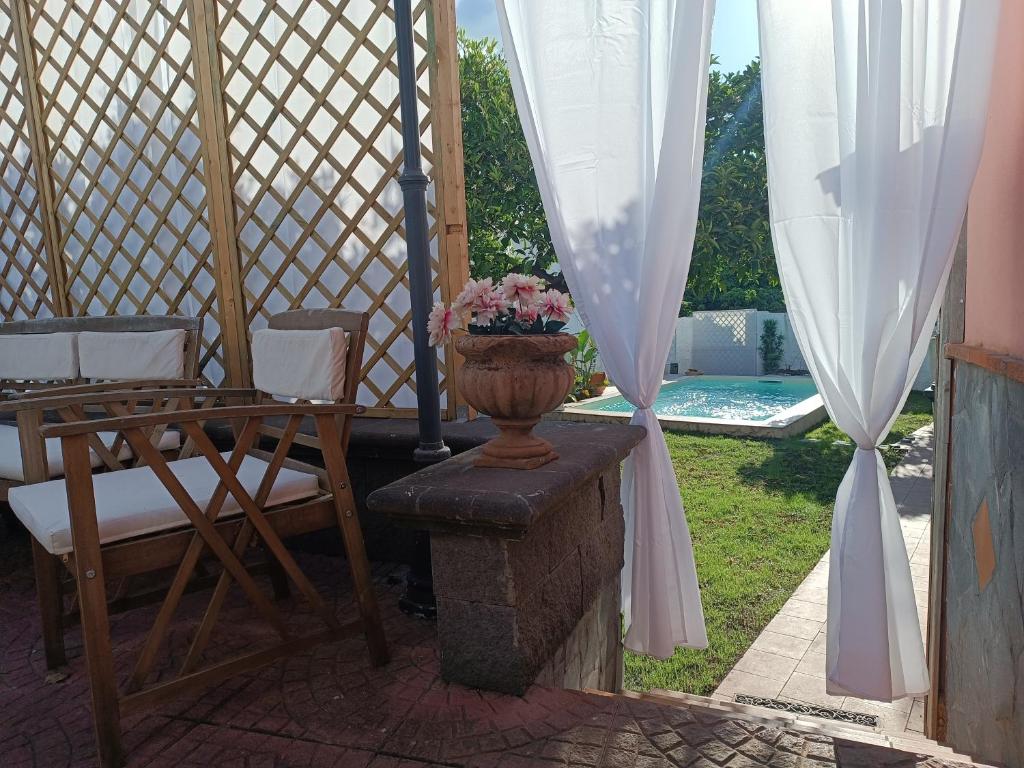 Bazén v ubytovaní Casa Vacanze Noemi alebo v jeho blízkosti