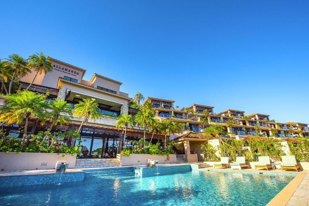 Bazén v ubytování Shigira Bayside Suite Allamanda nebo v jeho okolí