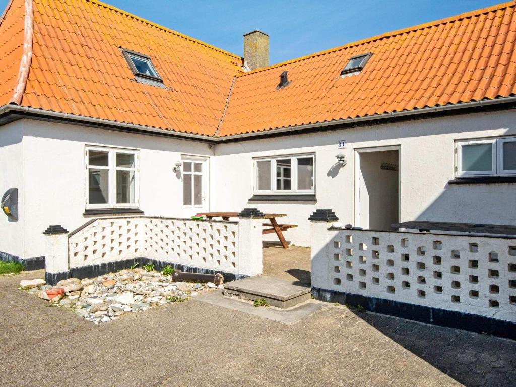 Το κτήριο όπου στεγάζεται  η παραθεριστική κατοικία