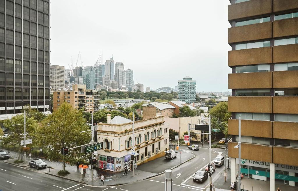Nespecifikovaný výhled na destinaci Sydney nebo výhled na město při pohledu z hostelu