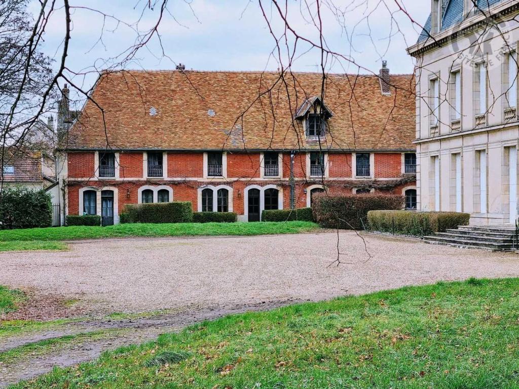Fotografia z galérie ubytovania Gîte de Charme au Cœur du Parc Naturel, avec Tennis et Proximité Commerces - FR-1-649-24 v destinácii Marines