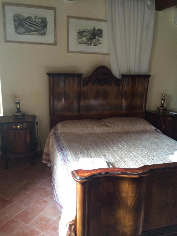 Łóżko lub łóżka w pokoju w obiekcie San Martin del Colle Holiday Home