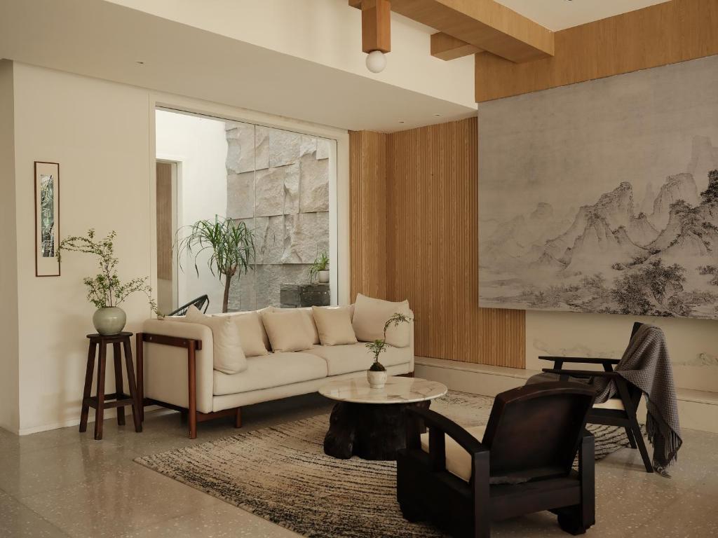 Posezení v ubytování Guilin Bonjour Boutique Hotel- Free pick up service over 3 nights