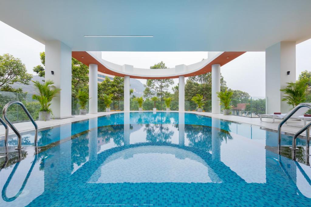 Hồ bơi trong/gần Petro House Hotel