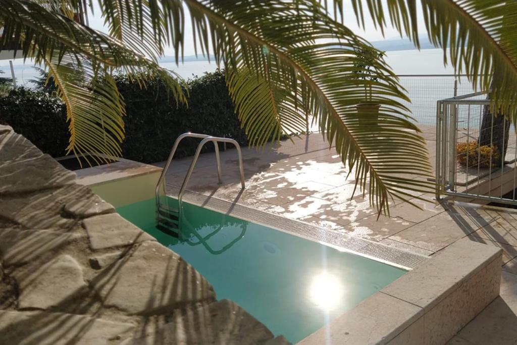Zdjęcie z galerii obiektu Villa VISTA LAGO w mieście Torri del Benaco