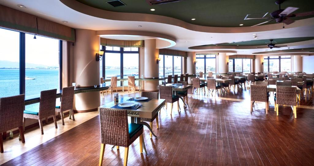 Restaurace v ubytování Enoshima Hotel ーEnoshima Island Spa Hotel Buildingー