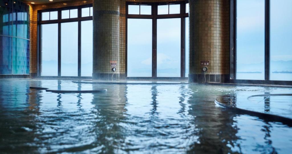 Bazén v ubytování Enoshima Hotel ーEnoshima Island Spa Hotel Buildingー nebo v jeho okolí