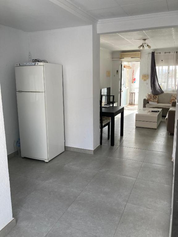 Kuchyň nebo kuchyňský kout v ubytování Detached Extended Lola Villa