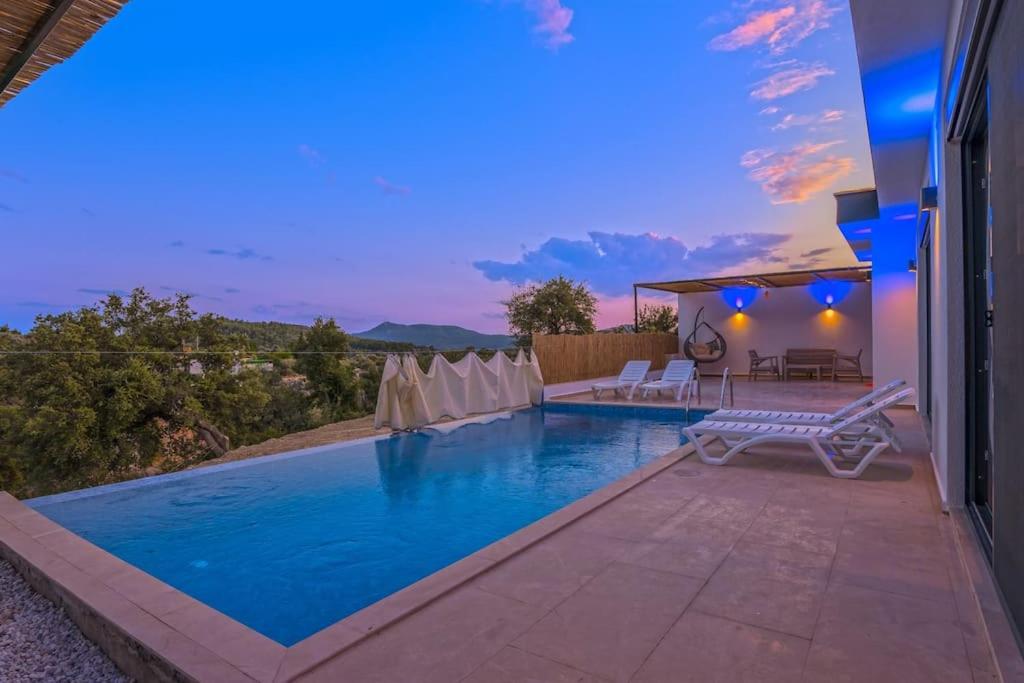 Fotografie z fotogalerie ubytování Cozy Villa Mari with Pool in Peaceful Nature Kalkan-KAŞ v destinaci Kaş