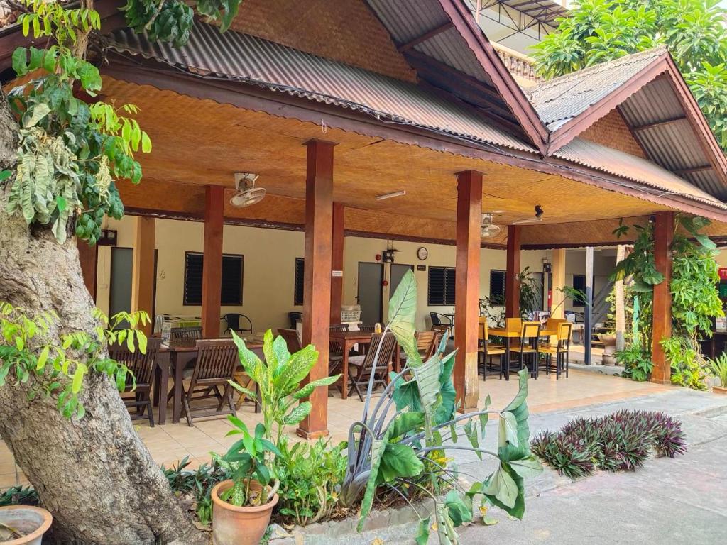 The Shire Guesthouse - Resim 5