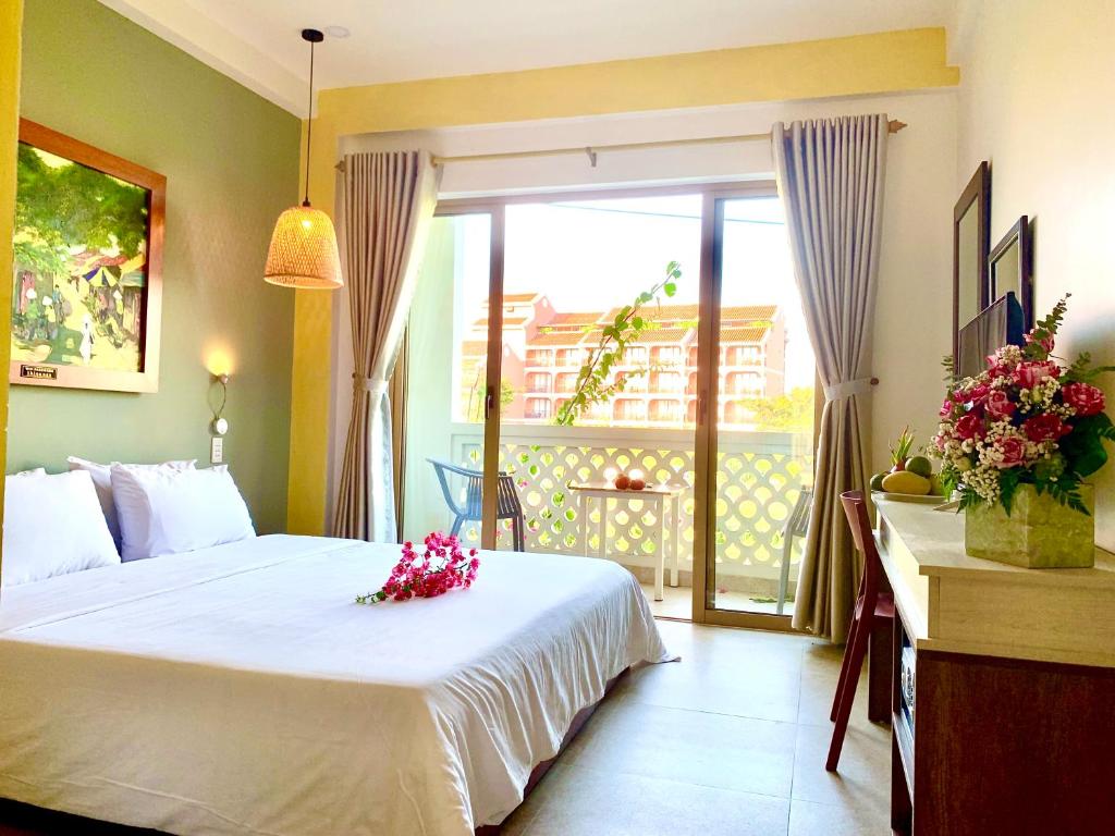 Phòng Deluxe Giường Đôi Có Ban Công