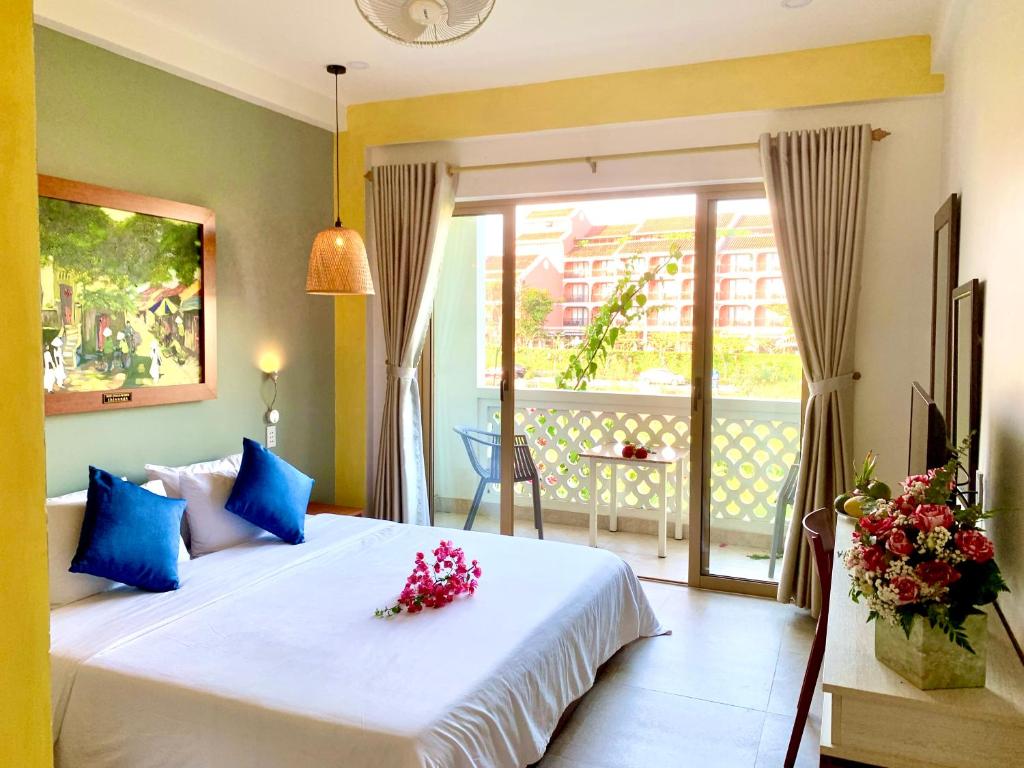 Phòng Deluxe Giường Đôi Có Ban Công