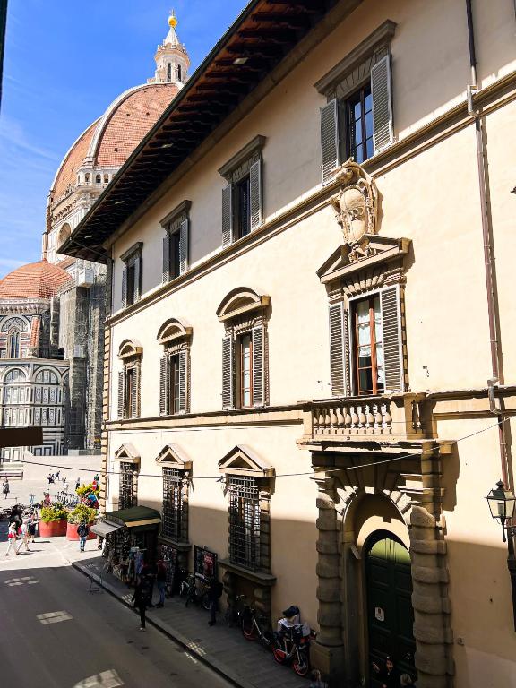 Duomo Suites Florence - Resim 10