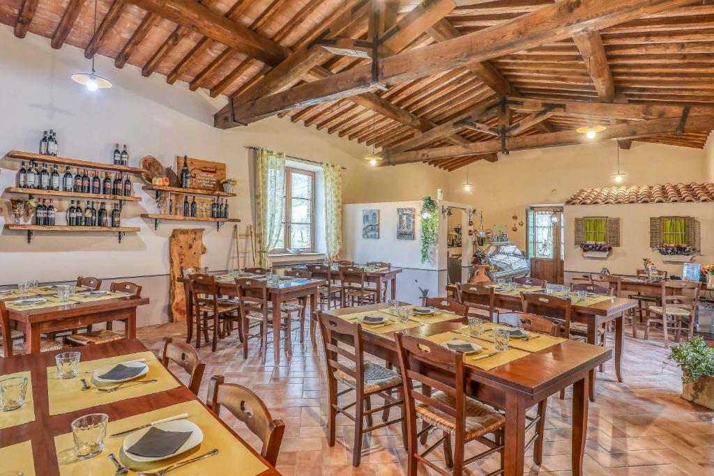 Restauracja lub miejsce do jedzenia w obiekcie Agriturismo Podere San Giorgio
