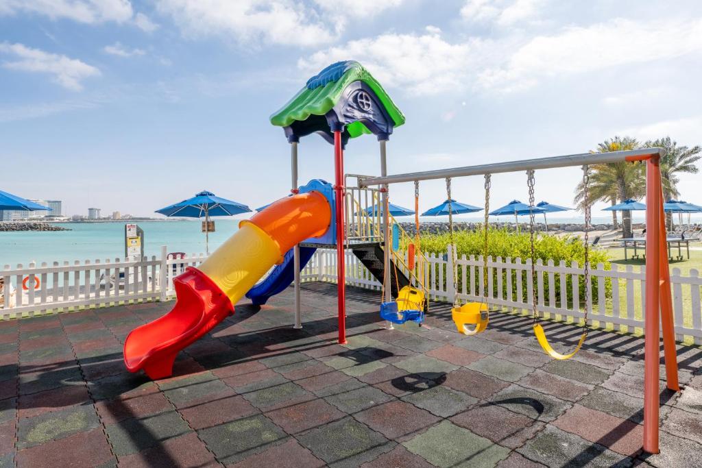 Herní místnost nebo prostor pro děti v ubytování RAKvista Beach Residence- Marjan Island
