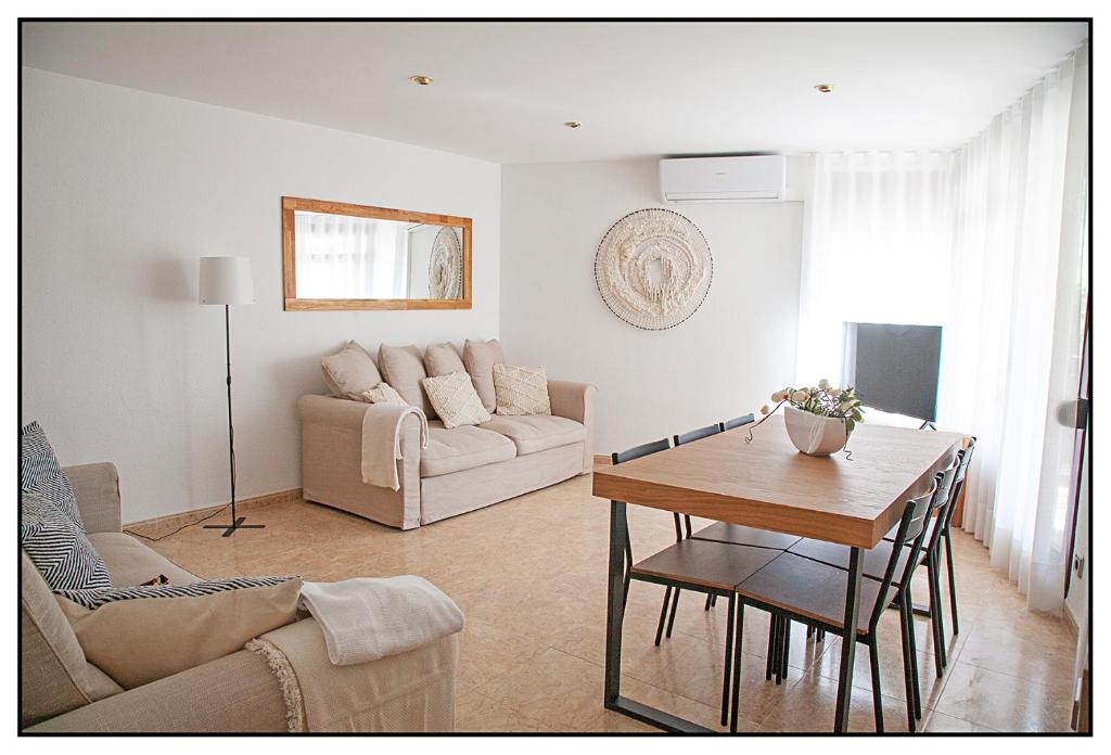 Posedenie v ubytovaní APARTAMENTO CENTRICO JUNTO AL MAR - WIFI FREE