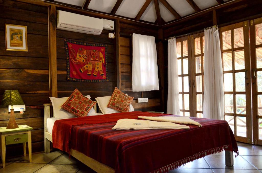 Little India Beach Cottages - Casa De Madeira Tropical