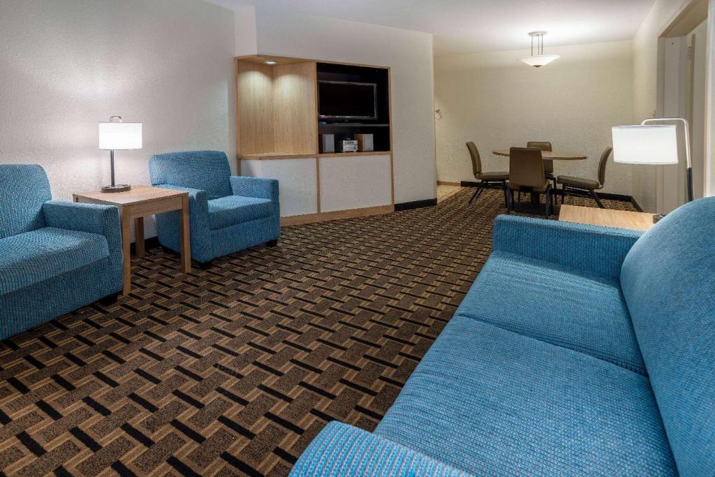 Hotel Carolina A Days Inn by Wyndham - Suite Met Twee Queensize Bedden - Niet Roken