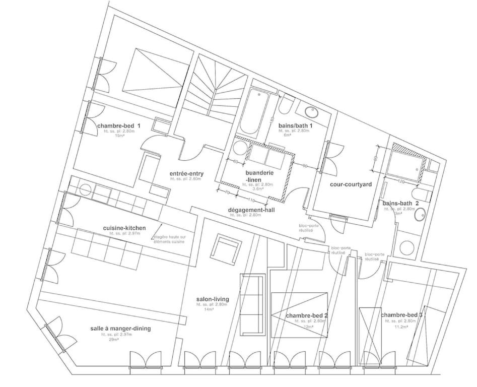 Plan piętra w obiekcie Centrally located, refurbished modern flat with views over the historic port