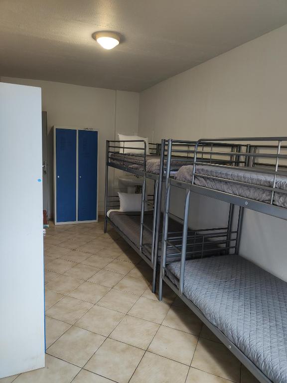 Hôtel Les 4 Chênes - Dormitorio Mixto De 4 Camas