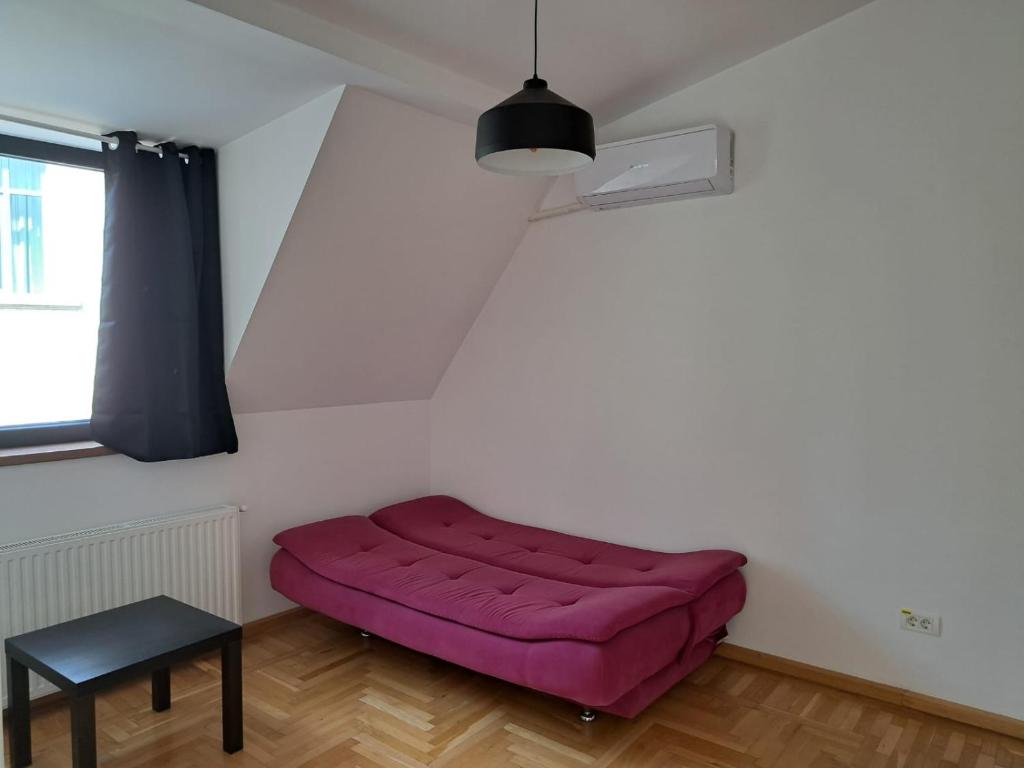 Postel nebo postele na pokoji v ubytování Vila Ris Bucharest Unirii ,Centru
