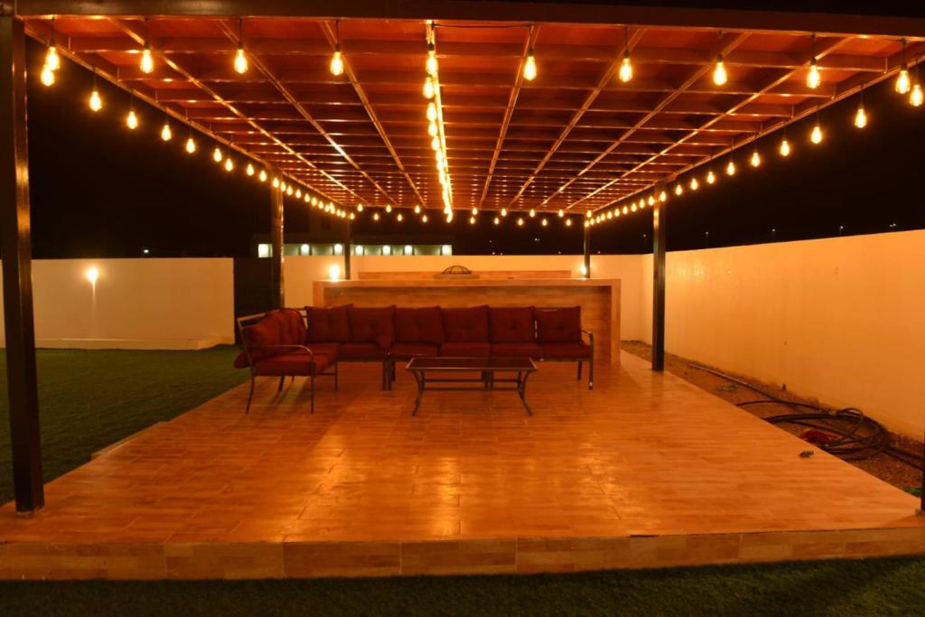 Fotografie z fotogalerie ubytování استراحة المرجانalmarjan chalet v destinaci Ḑibāb