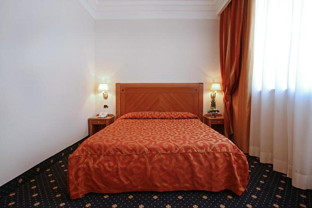 Pinewood Hotel Rome - Resim 40