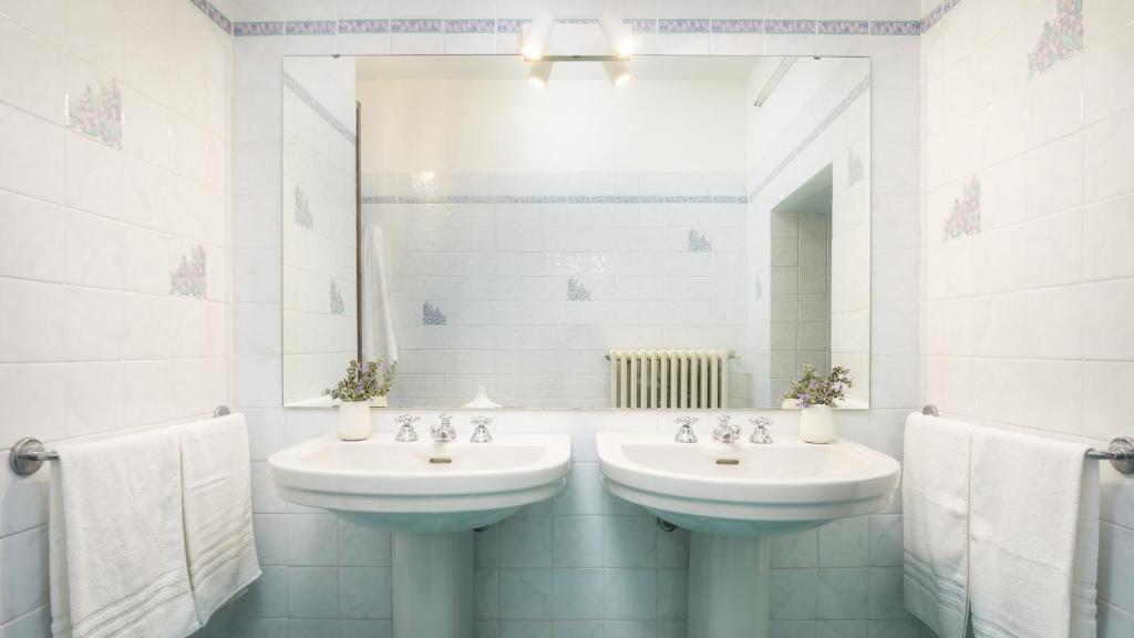 Kúpeľňa v ubytovaní Villa Le Logge 12, Emma Villas