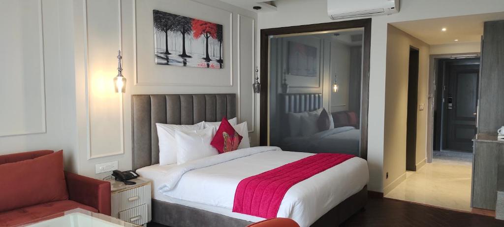 Postel nebo postele na pokoji v ubytování Vaydantaa - Luxury Boutique Resort Mussoorie