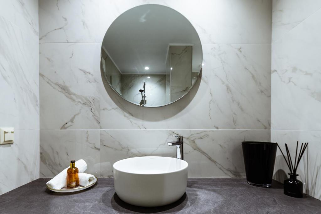 A bathroom at Akrotiri Seaside Project