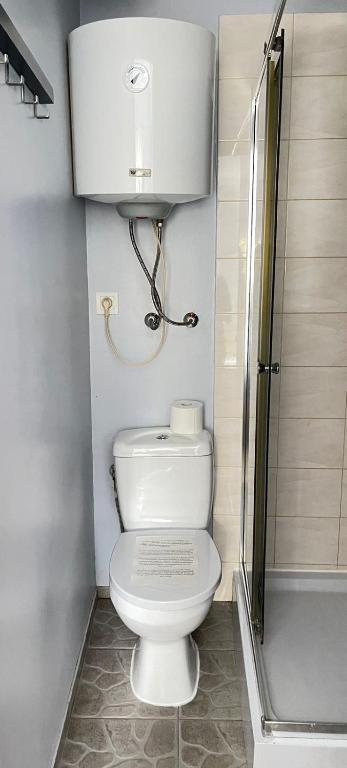 Kúpeľňa v ubytovaní Domek nad jeziorem w Puszczy Zielonka