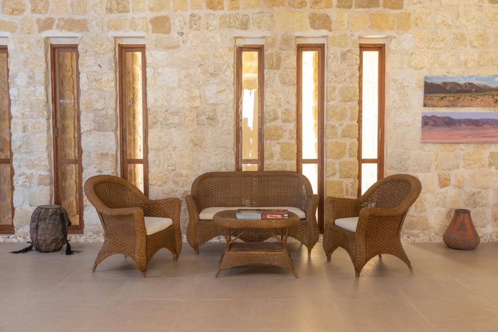 Posezení v ubytování Wadi Sabarah Lodge