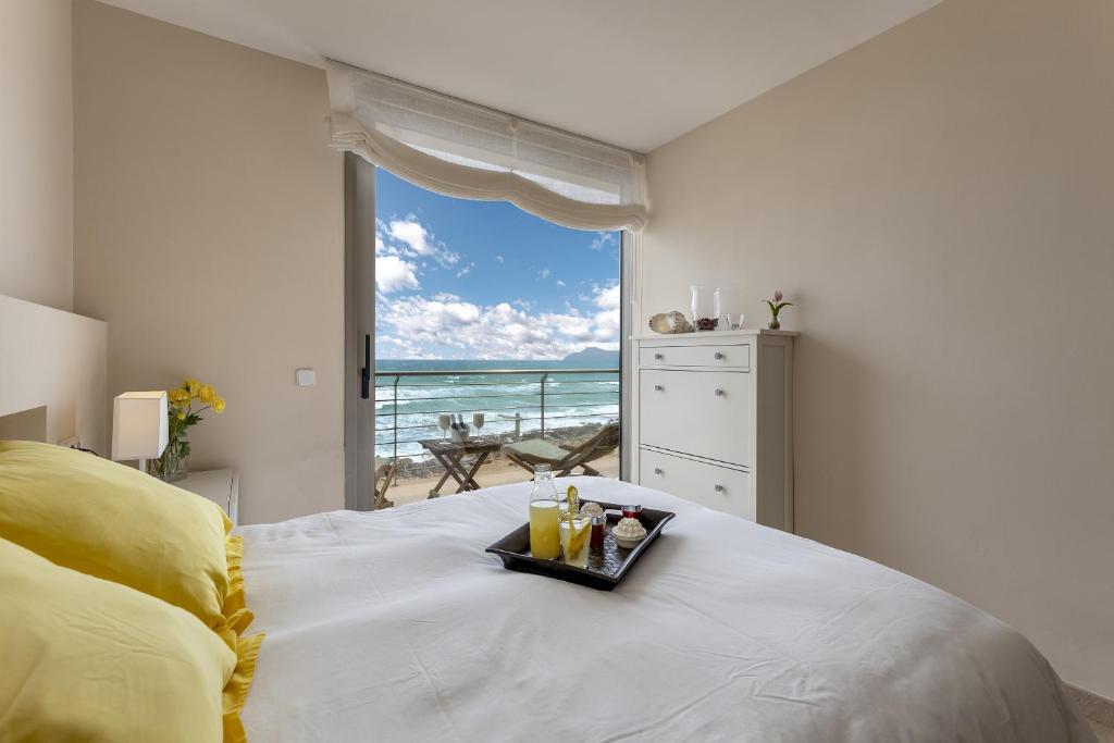 Fotografie z fotogalerie ubytování Seafront duplex apartment 200 m from Beach v destinaci Can Picafort