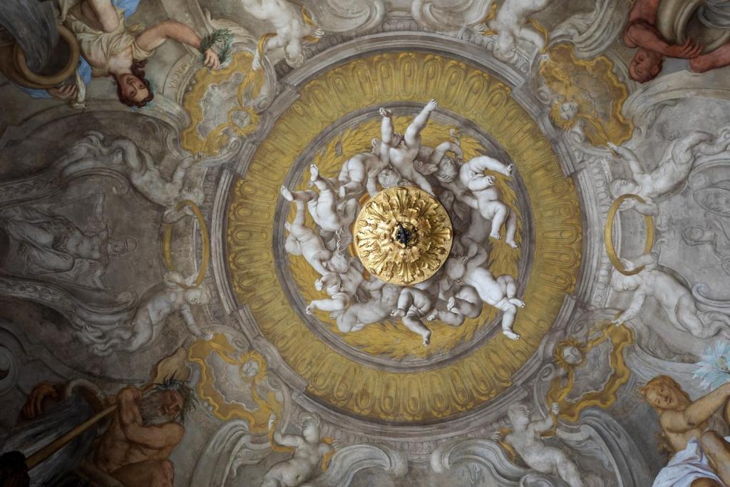 Hotel Palazzo Durazzo Suites - Resim 13