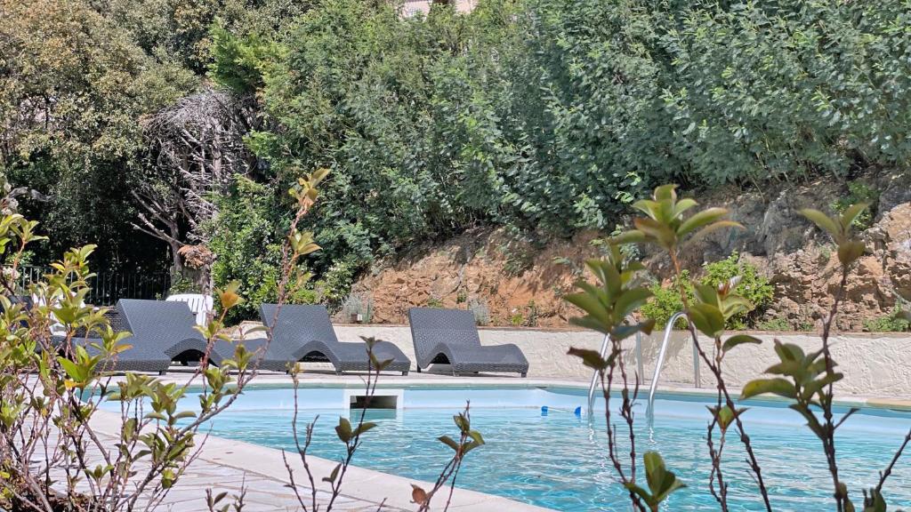 Swimmingpoolen hos eller tæt på Villa Armalac