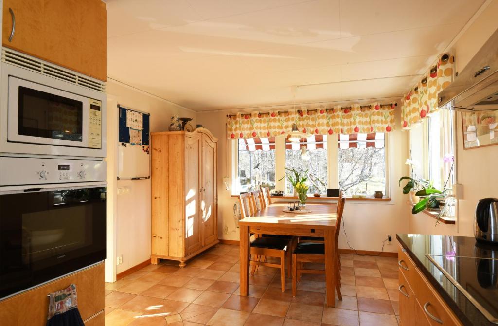 Fotografie z fotogalerie ubytování Cozy cottage with 10 beds near Landvetter v destinaci Landvetter