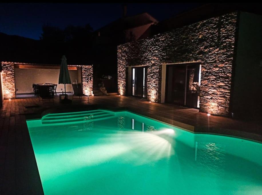 Sundlaugin á Villa moderne avec piscine privative eða í nágrenninu
