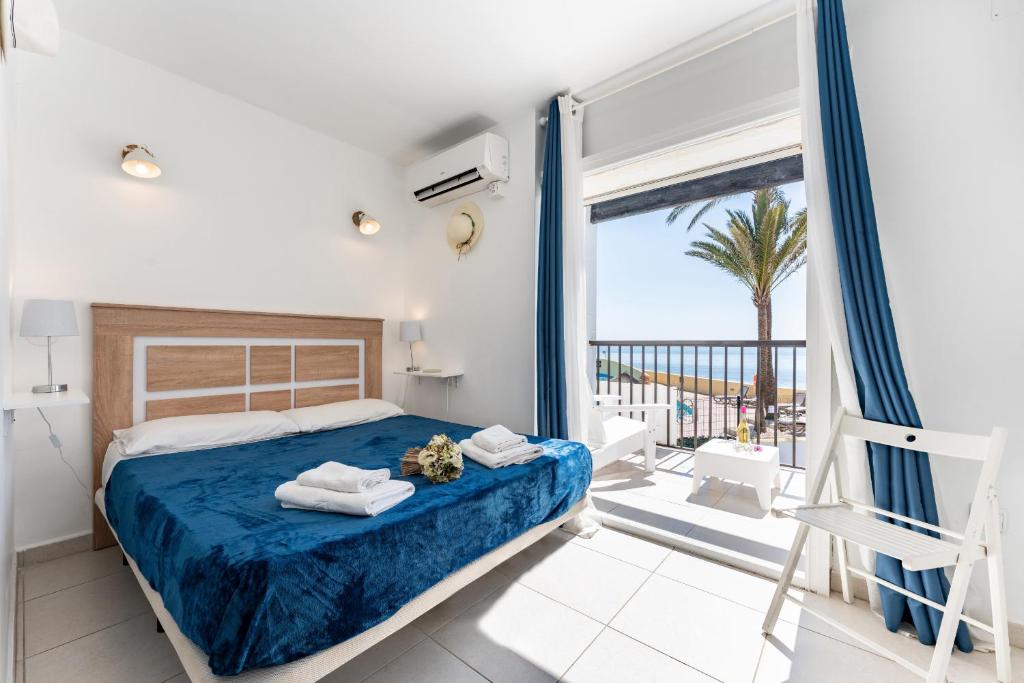 Dona Lola Macarena - Beautiful Frontline beach house between Fuengirola and Marbella - CS100